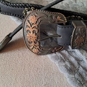 Elegant Black and Gold Women's Belt